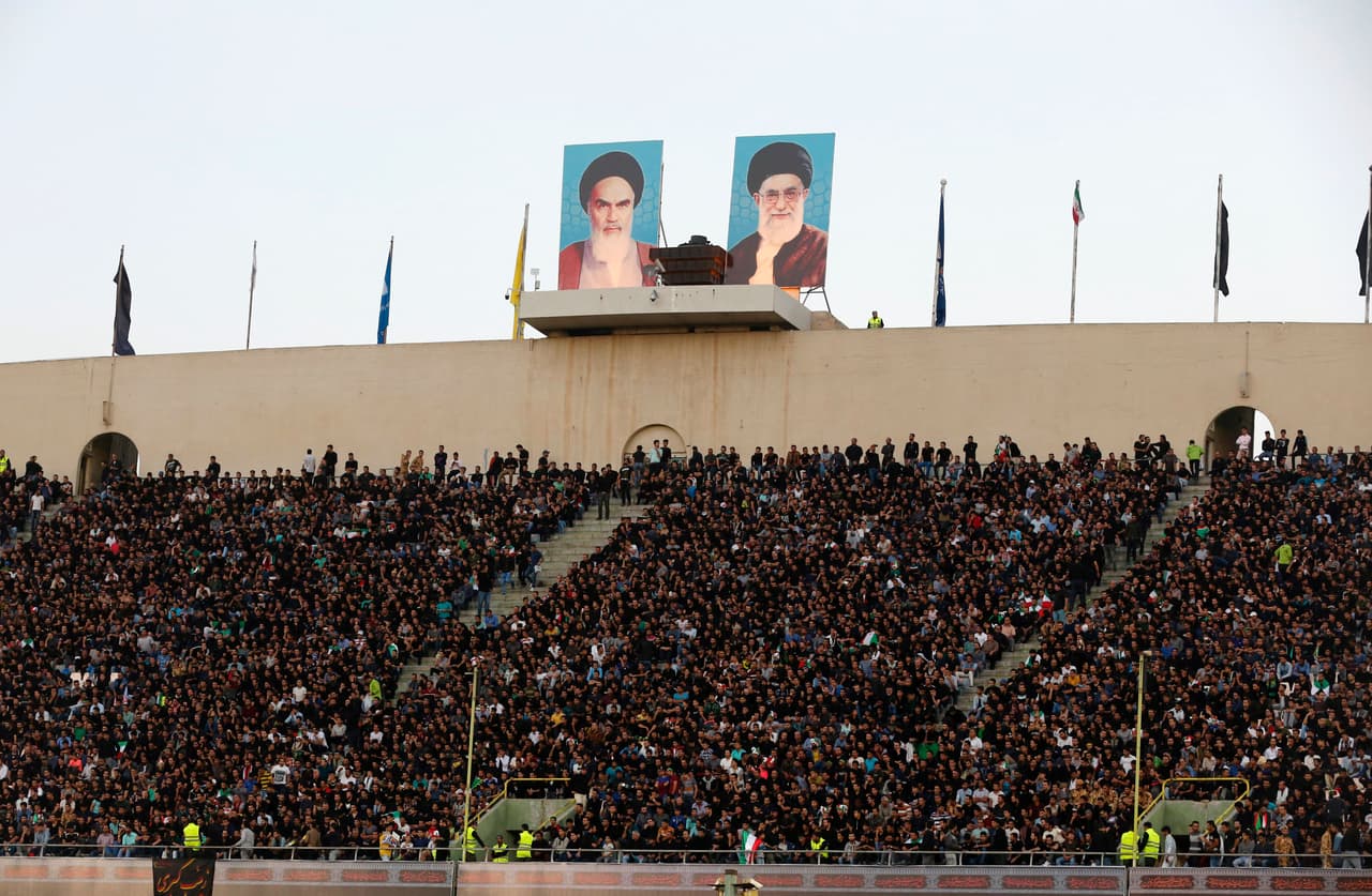 No solamente se trataba de dirigir a un humilde equipo de Asia, sino también hacerlo en un país incomprendido para la gente de Occidente.