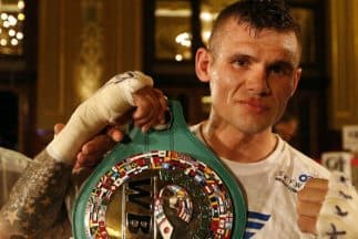 Martin Murray defenderá título plata contra Domenico Spada.