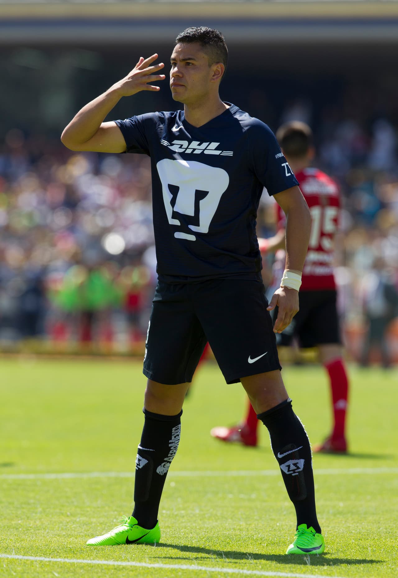 Jugó para West Ham United y Real Zaragoza, en Europa, pero nunca se pudo afianzar. Actualmente vive su regreso a los Pumas, tras jugar para Cruz Azul y Monterrey.