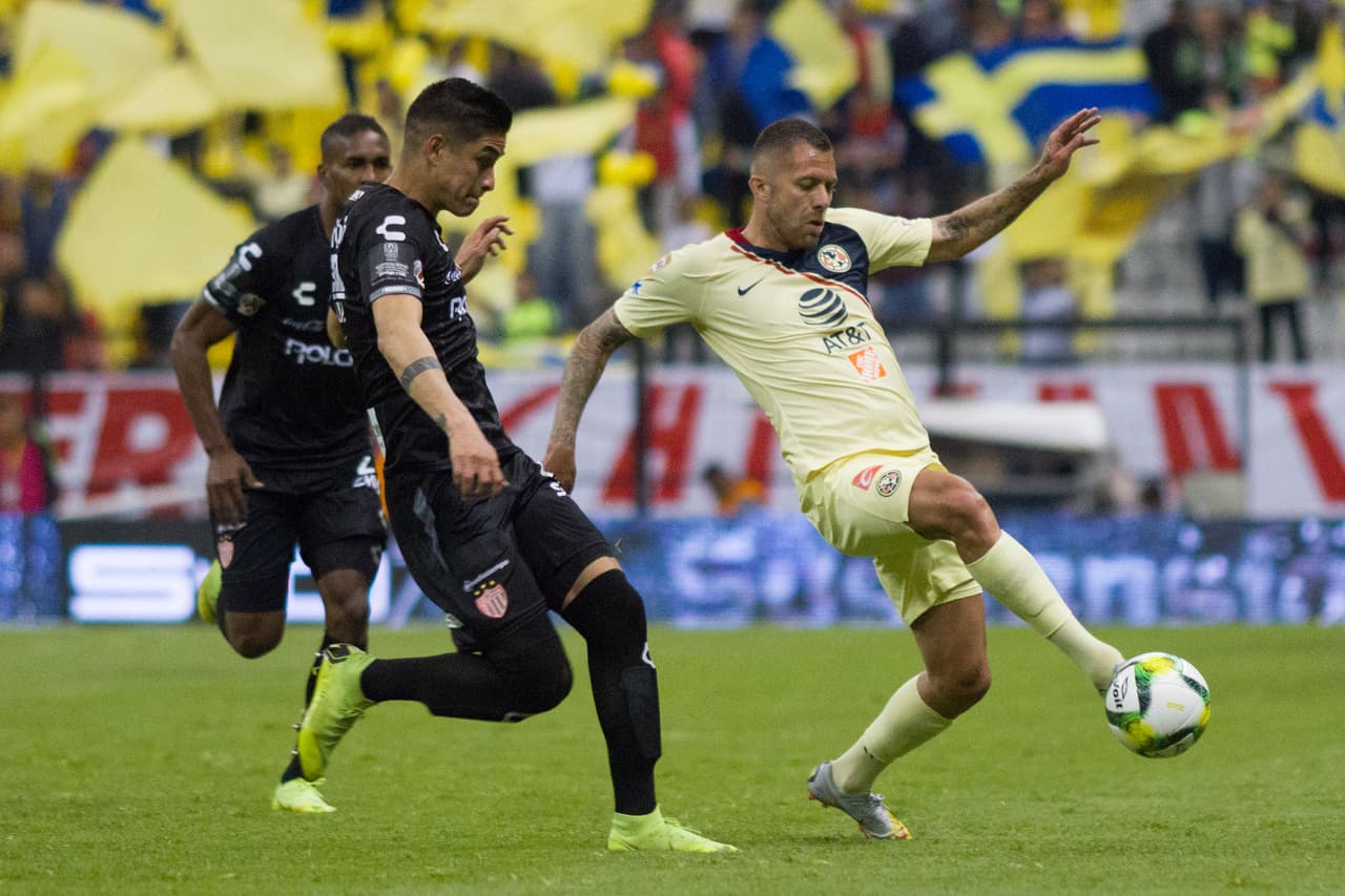 Aunque Menez lucía bien físicamente, con ganas y deseos de aportar, no estaba en ritmo de partido y eso era notorio también al mismo tiempo.