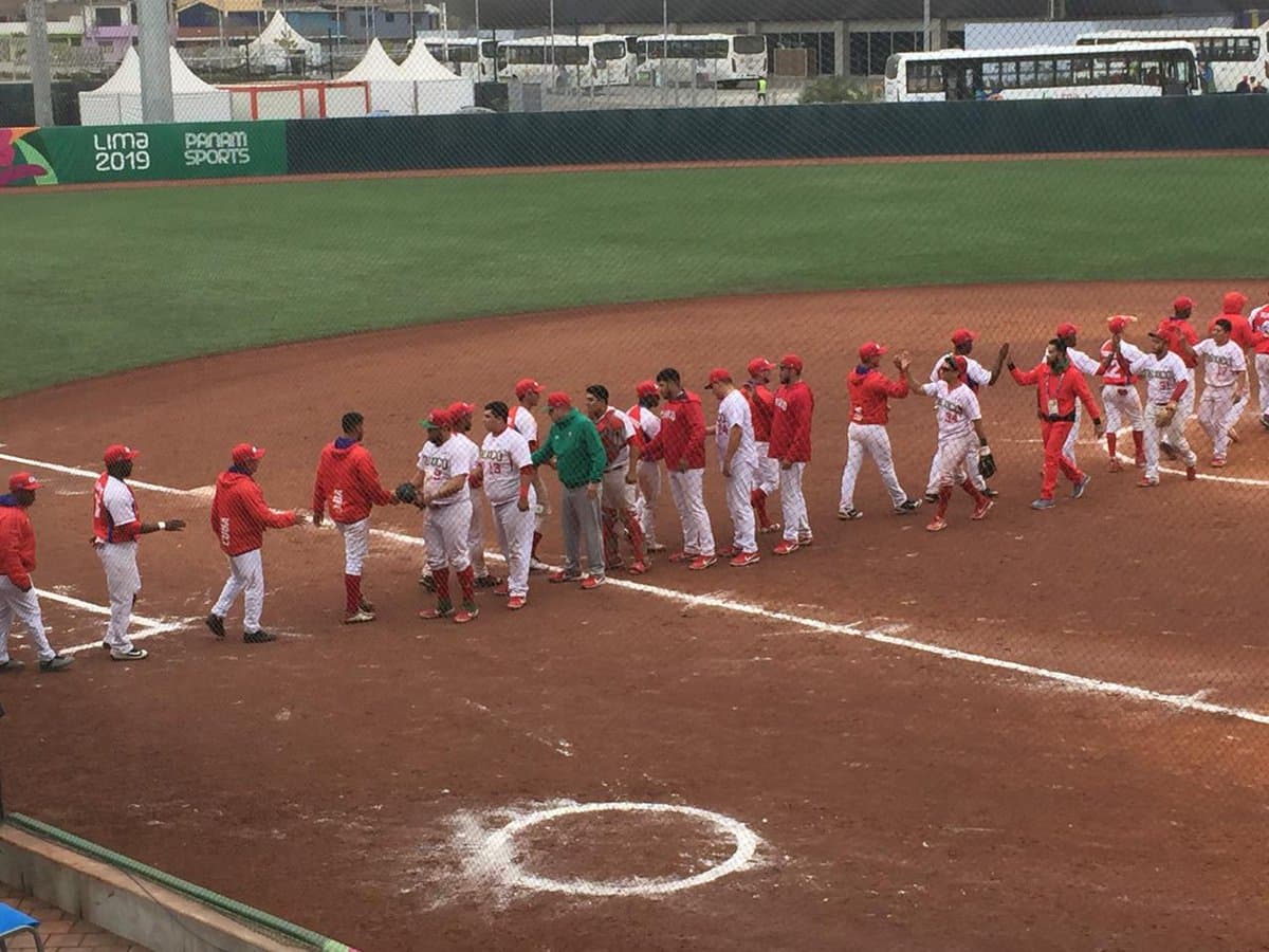 En softbol México derrotó 7-4 a Cuba y aseguró la plata en estos Juegos Panamericanos, mañana van por la disputa del oro con rival por definir.