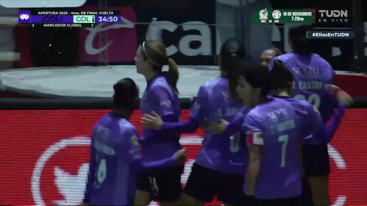 ¡Gool de Chivas! 'Súper' Licha desvía de cabeza y el esférico entra para el 0-1