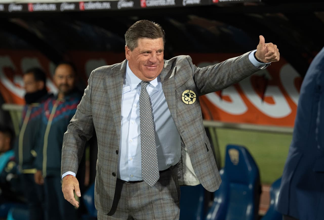 Miguel Herrera sorprende a repartidor con un pedido de regalo