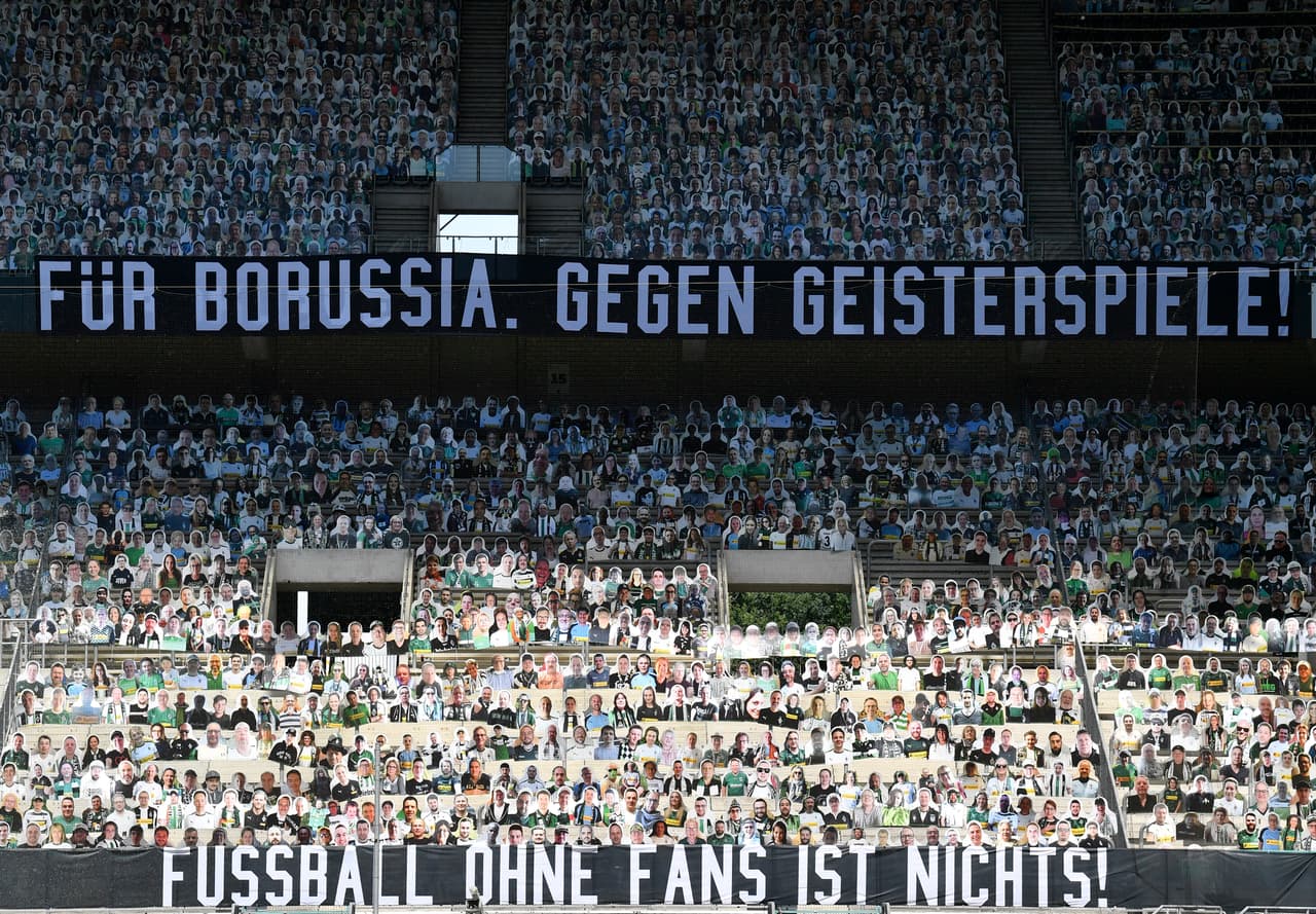 Además, el club cobra 19 euros para gastos de impresión y también para recuperar algo de dinero tras esta crisis económica que golpea al futbol.