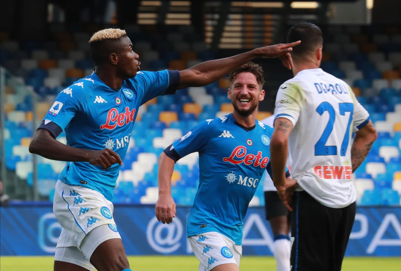 El mexicano marcó los primeros dos goles del partido (23’, 27’) y Matteo Politano (30’) hizo el tercero. Osimhen (43’) anotó el cuarto para los de Gattuso y Lammers (69’) descontaba, pero era demasiado tarde. Napoli tendrá actividad a media semana ante el AZ en la Europa League; Atalanta se medirá al Midtjylland en la Champions.