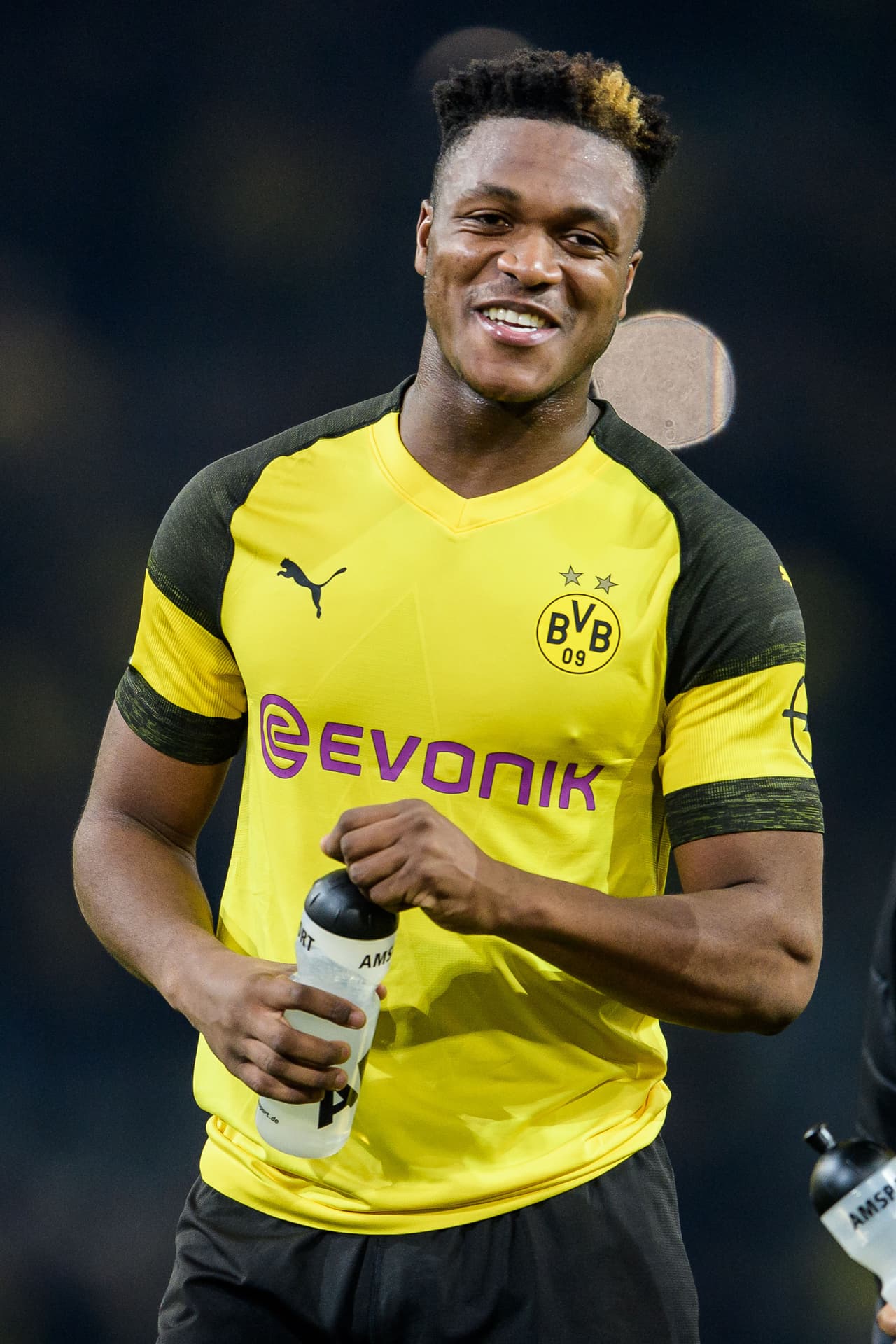1. .Dan-Axel Zagadou (Francia / Borussia Dortmund) - 33.3 millones de dólares.