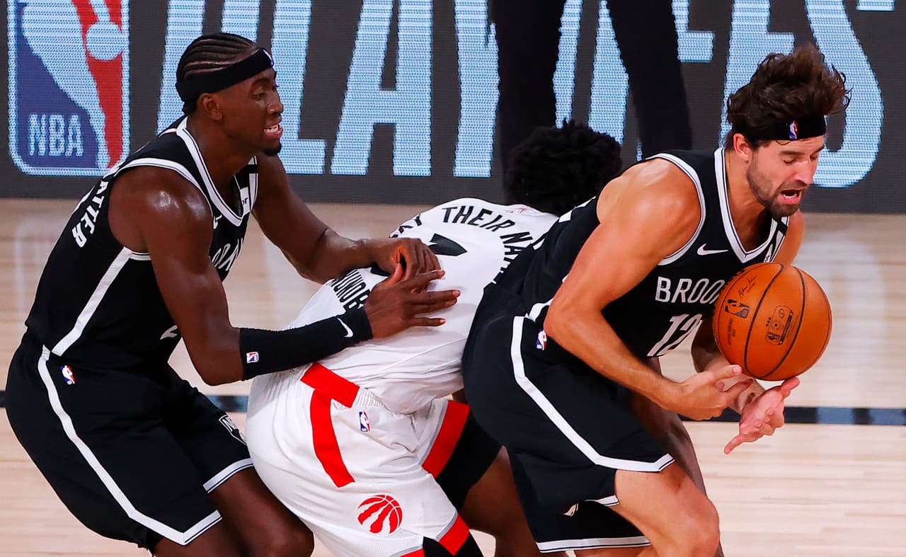 Los actuales campeones de la NBA toman ventaja frente a a los Nets luego de vencer 134-110.