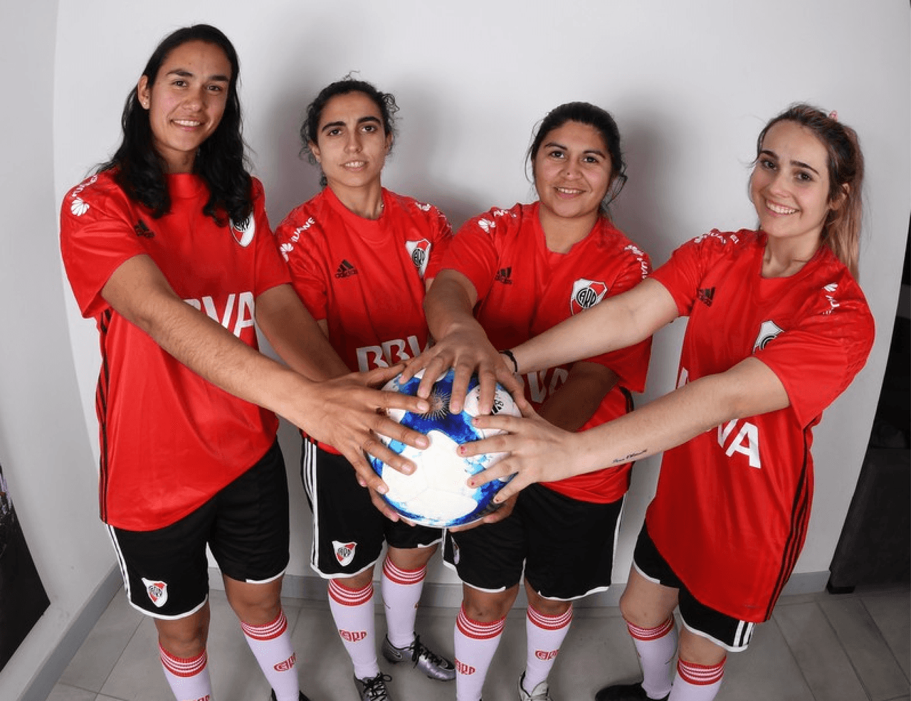 Boca Juniors es el club con más títulos, 23 en total. Le sigue River Plate con 11 títulos, UAI Urquza con cinco y San Lorenzo con dos.