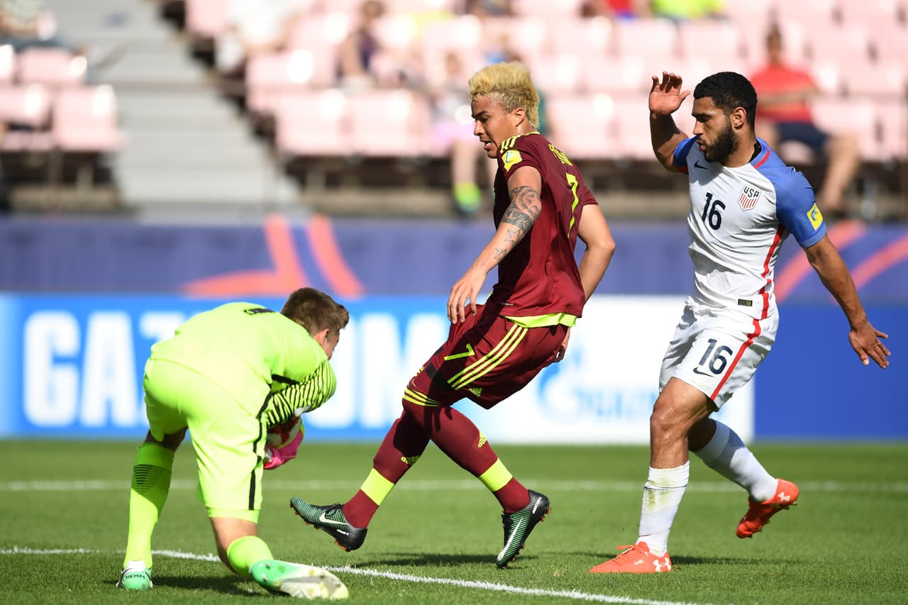 Adalberto Peñaranda, el hombre del Granada de España, fue uno de los jugadores que más lo intentó pero se encontró con la buena respuesta del portero Jonathan Klinsmann, hijo del otrora entrenador de la selección mayor de los Estados Unidos.