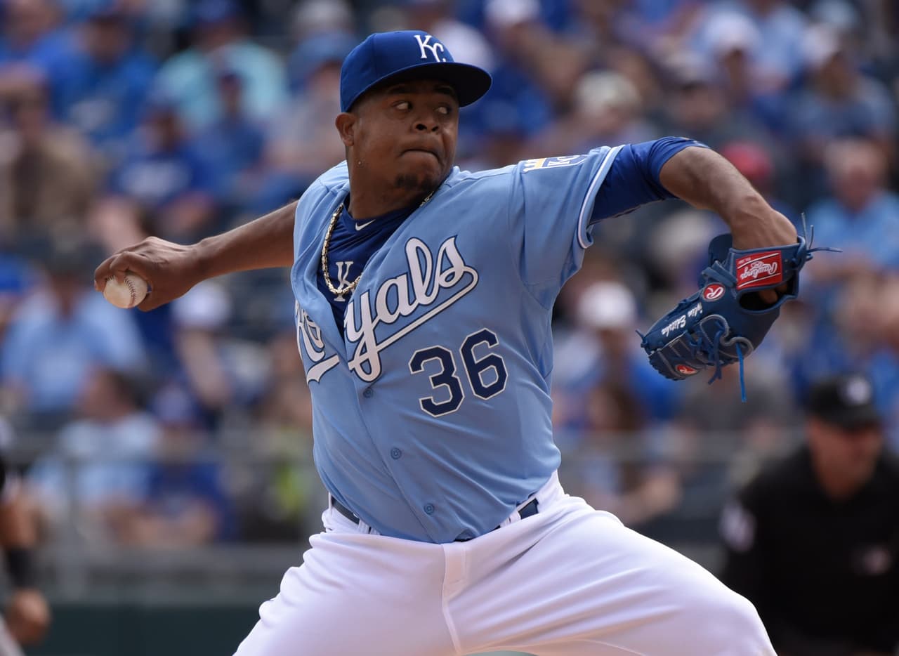 El pitcher dominicano Edinson Vólquez tuvo un 2015 que incluyó la que debe ser su mayor satisfacción profesional justo al mismo instante que sufrió la que quizás sea su mayor pérdida en su vida personal.