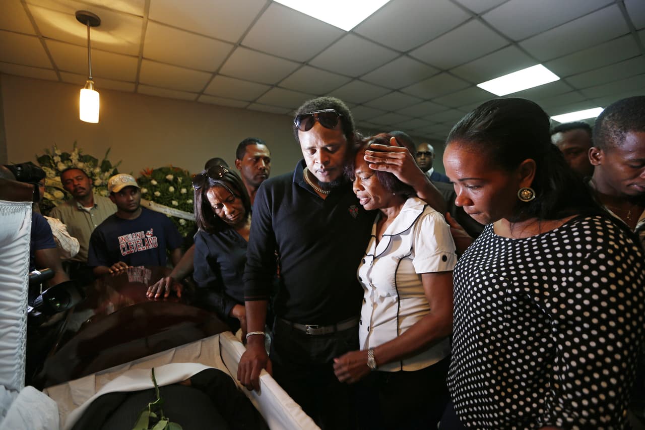 Vólquez no fue informado del suceso hasta después del partido por petición de su familia y tras recibir la noticia viajó de regreso a su país para vivir el duelo y asisitir a los servicios funerarios.