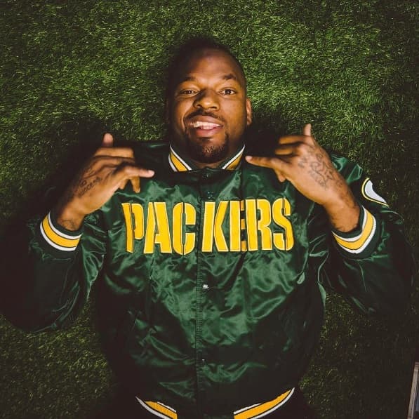 Martellus Bennett deja que los aficionados de Green Bay escojan su número