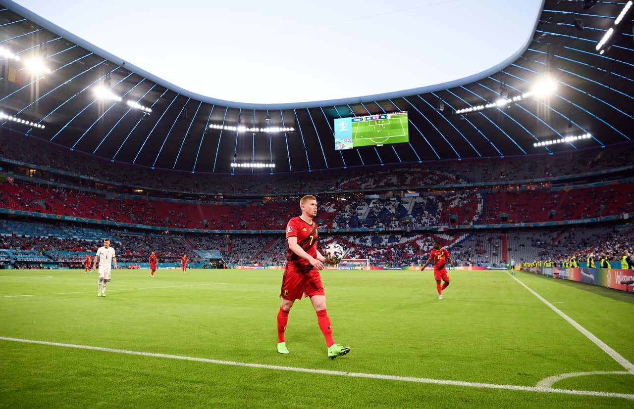 Con una extraordinaria primera parte, Italia consiguió tomar ventaja de dos goles y aunque Lukaku puso a Bélgica en el partido, los de Mancini supieron aguantar el marcador y meterse entre los cuatro mejores del torneo de naciones de la UEFA.