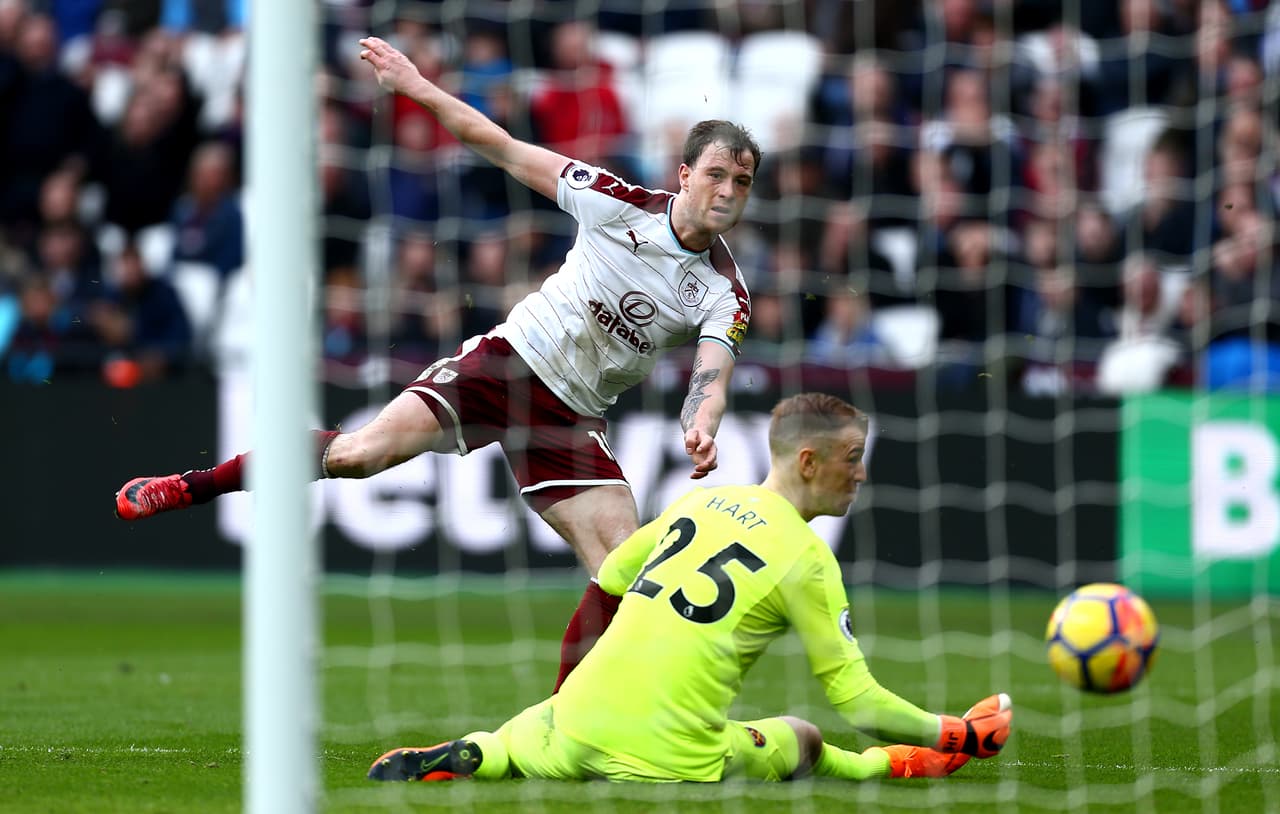 Tras pase de Wood, Ashley Barnes puso el 0-1 a favor del visitante al minuto 21 del segundo tiempo. Sorpresa en el London Stadium.