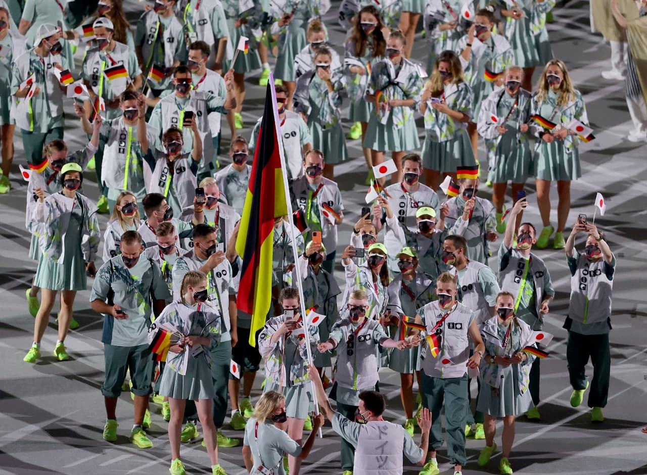 Alemania fue una de las delegaciones más númerosas en el momento de desfilar por el estadio Olímpico de Tokyo 2020.