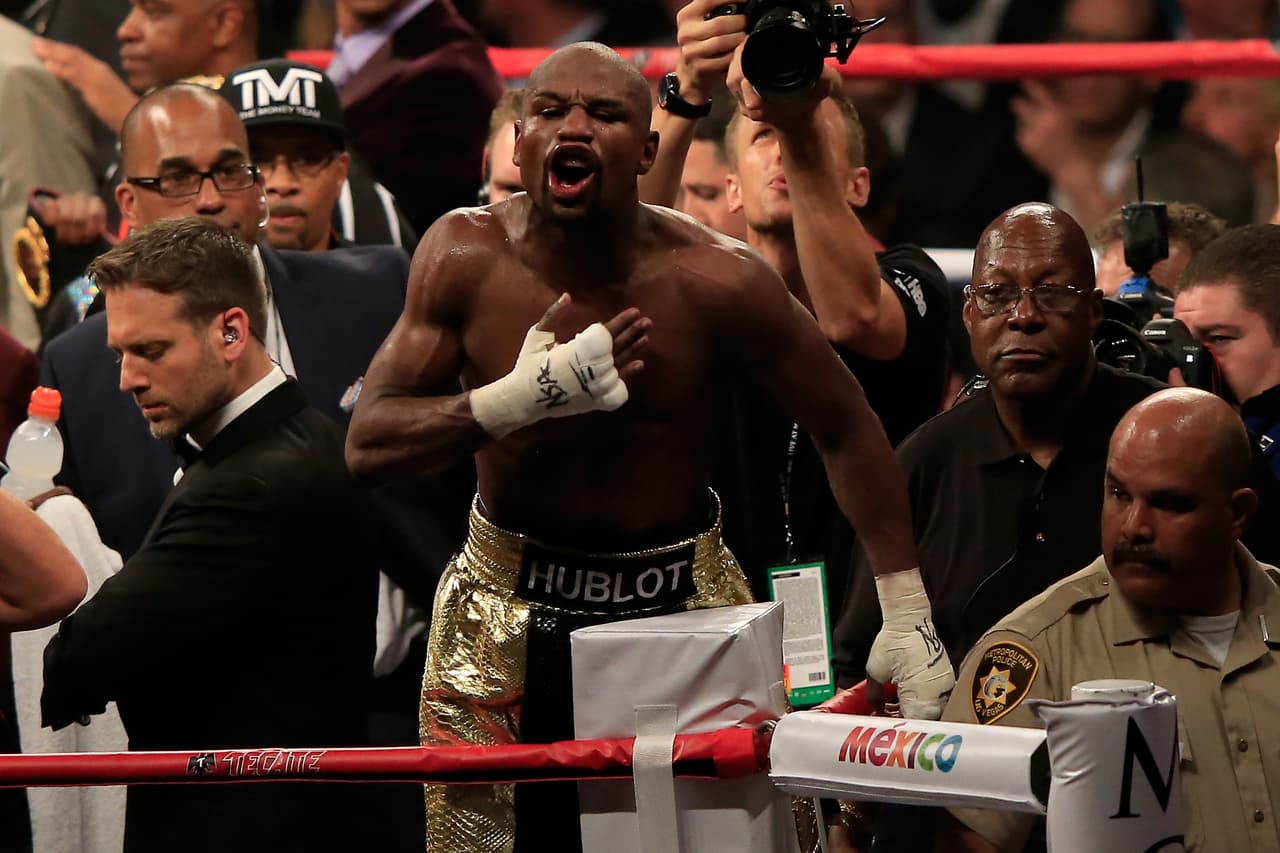 Después de los 12 episodios los jueces declararon a Floyd Mayweather como el ganador de la pelea a pesar de las consideraciones de la mayoría.