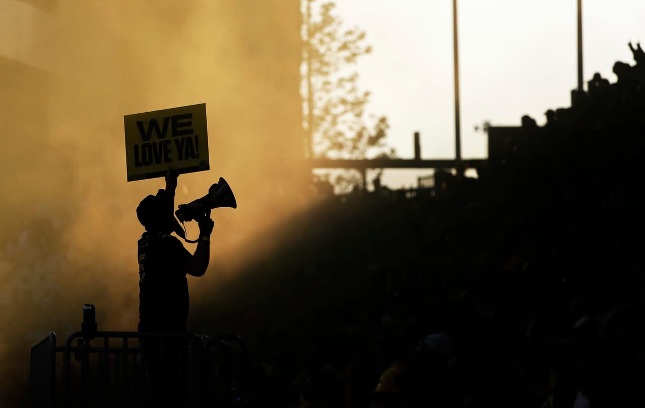 Los incondicionales del Crew estuvieron en el Nordecke.
<br>