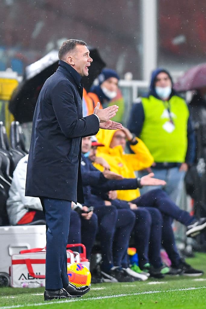 Roma derrota 2-0 al Genoa con anotación doble de Felix Afena-Gyan al 82' y 90+4' del encuentro. El mexicano Johan Vasquez fue titular durante el encuentro. Shevchenko se lleva su primera derrota como director técnico del equipo.