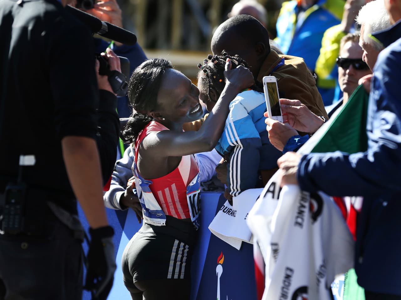 La carrera femenina estuvo clara por el dominio que ejerció durante casi todo el recorrido Keitany, de 34 años y madre de dos hijos.
