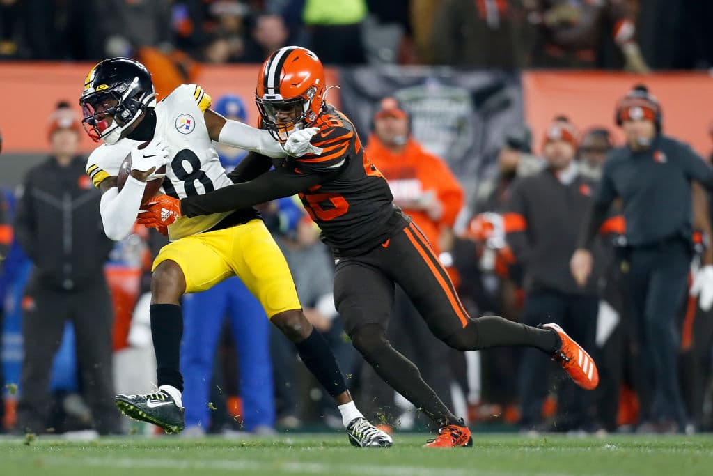 Cuatro intercepciones, las lesiones de James Conner y JuJu Smith-Schuster y una locura al final. Así la victoria de los Browns 7-21.