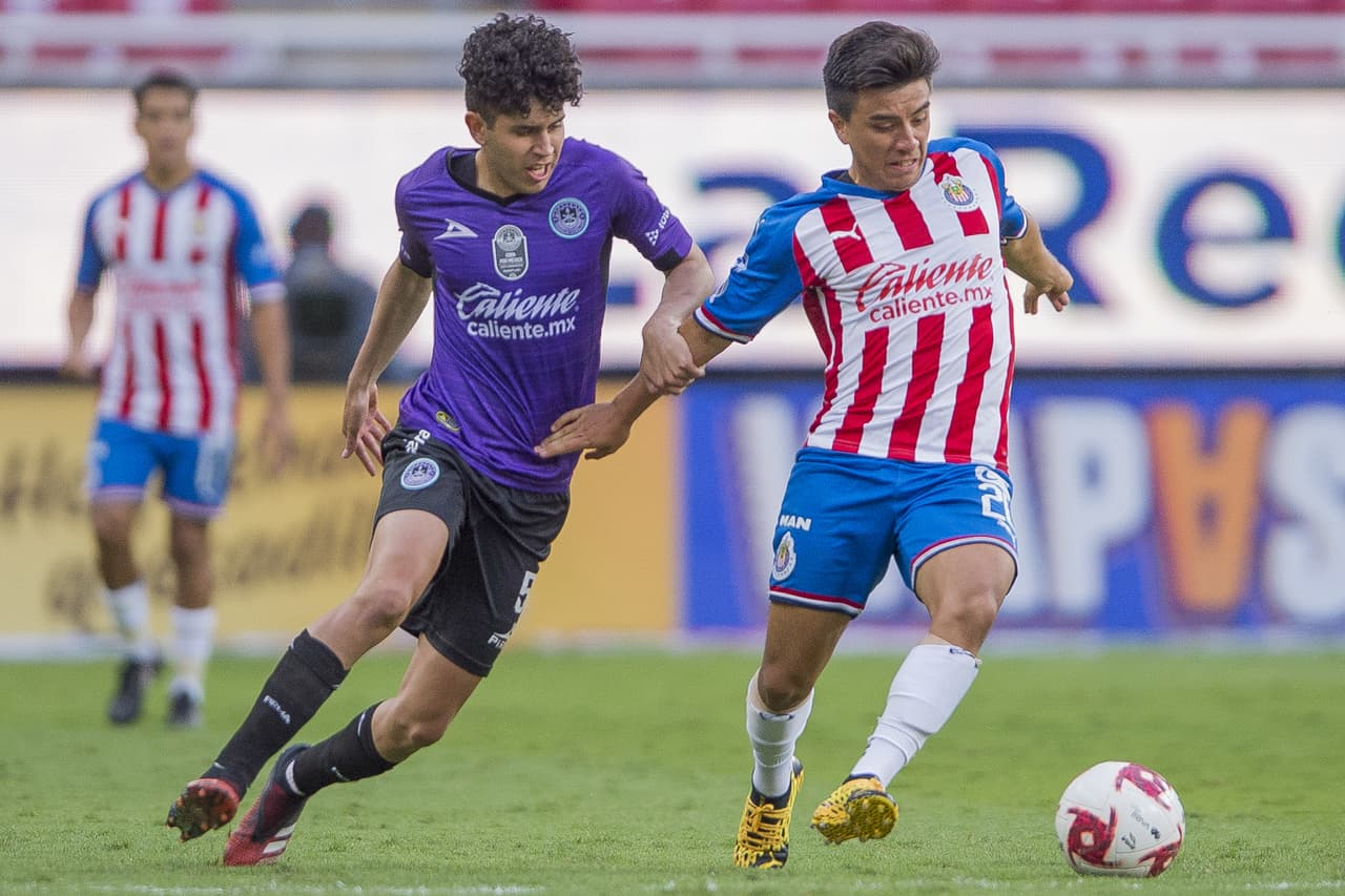 Para el segundo tiempo Fraga se quedó en el vestidor y Sosa ocupó su lugar. Por parte de las Chivas, Antonio Rodríguez cambio por Gudiño.