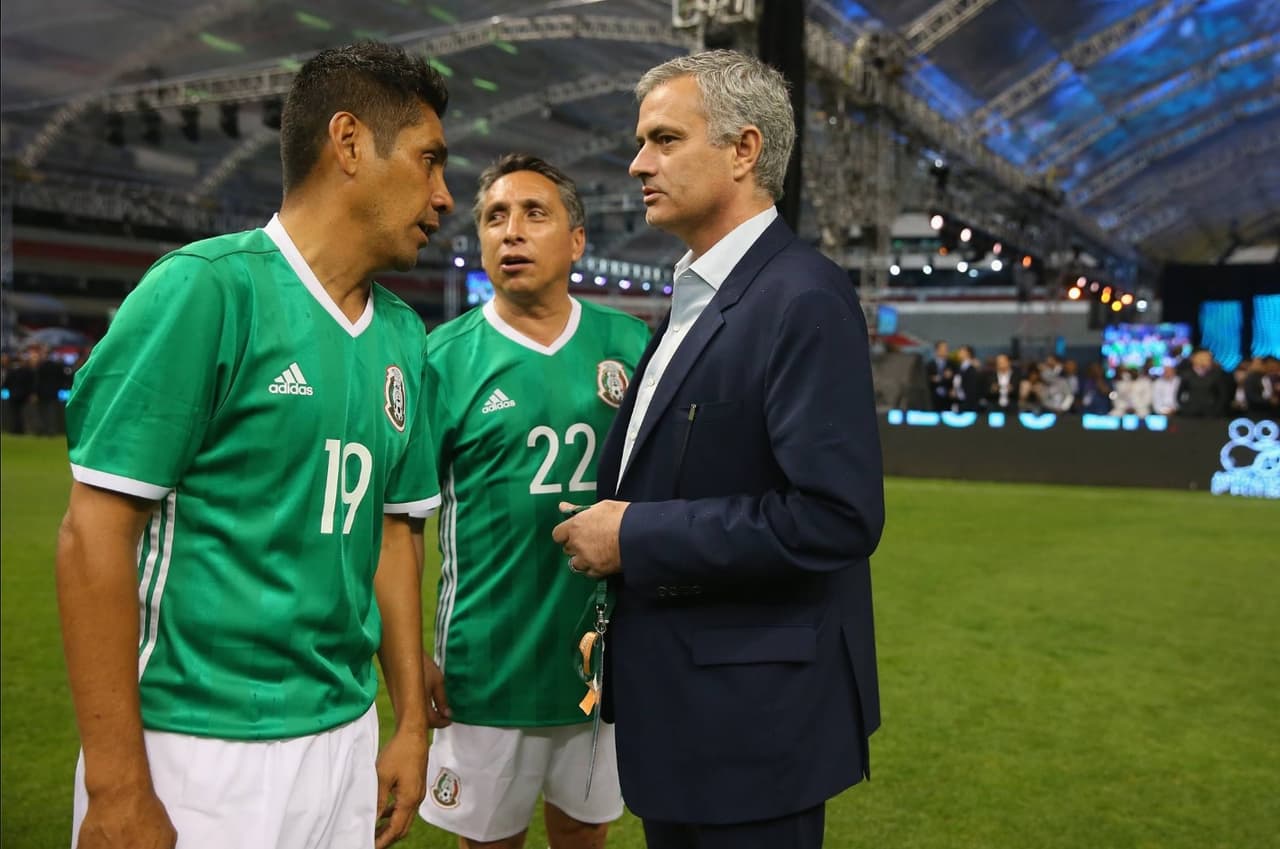 Jorge Campos le dio el triunfo al cuadro de Leyendas del Fútbol Mexicano poniendo el marcador 9-8.