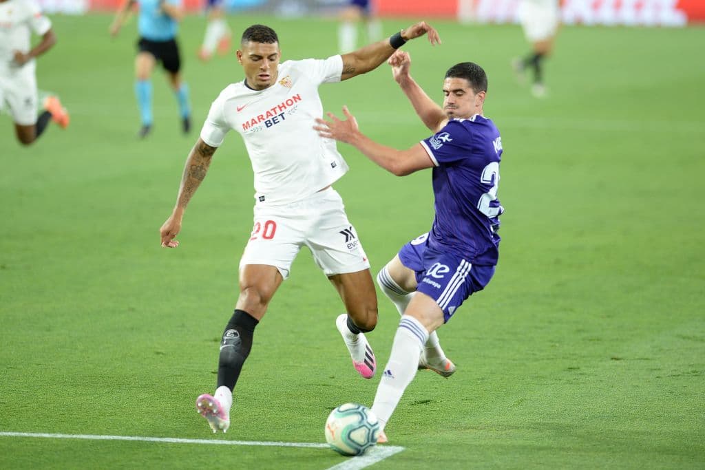 Con un gol desde los 11 pasos de Lucas Ocampos al minuto 83, el Sevilla logra salir del tropiezo y se conforma con un punto.