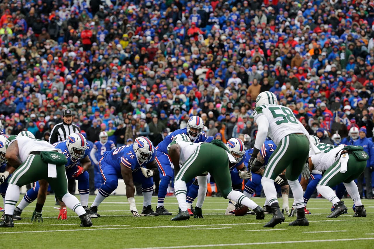 Los Bills le hicieron la maldad a los Jets y al ganarles 22-17, y al ganar los Steelers a los Browns, los dejaron fuera de Playoffs. Estas son las mejores tomas del partido.