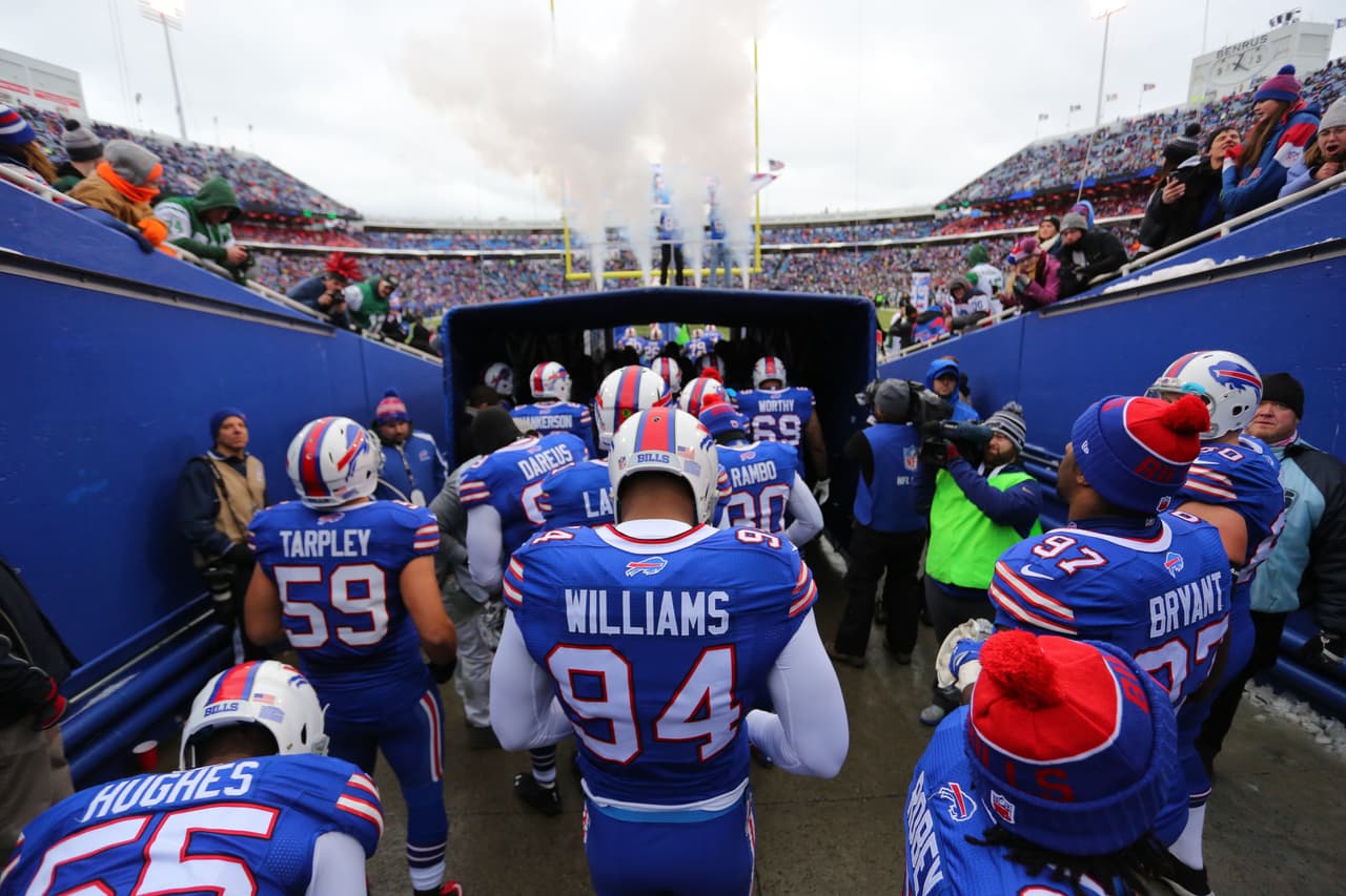 Los Bills le hicieron la maldad a los Jets y al ganarles 22-17, y al ganar los Steelers a los Browns, los dejaron fuera de Playoffs. Estas son las mejores tomas del partido.