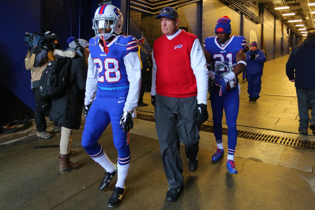 Los Bills le hicieron la maldad a los Jets y al ganarles 22-17, y al ganar los Steelers a los Browns, los dejaron fuera de Playoffs. Estas son las mejores tomas del partido.