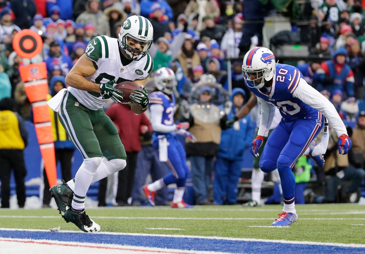 Los Bills le hicieron la maldad a los Jets y al ganarles 22-17, y al ganar los Steelers a los Browns, los dejaron fuera de Playoffs. Estas son las mejores tomas del partido.