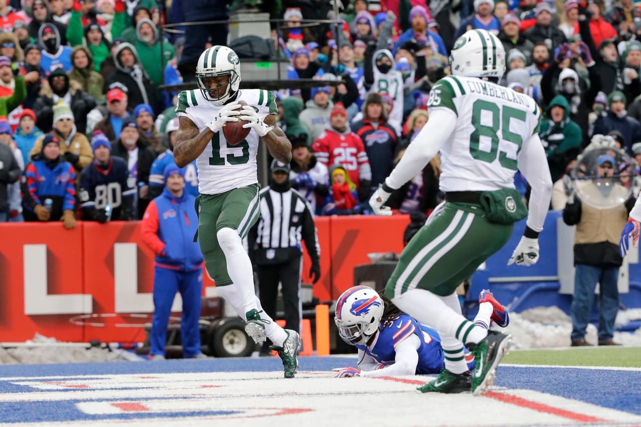Los Bills le hicieron la maldad a los Jets y al ganarles 22-17, y al ganar los Steelers a los Browns, los dejaron fuera de Playoffs. Estas son las mejores tomas del partido.