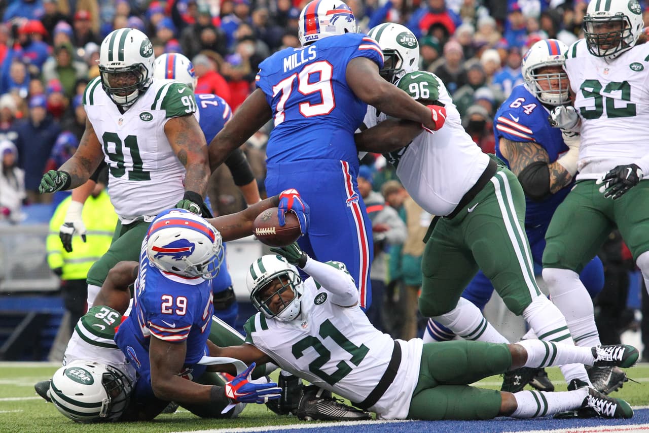 Los Bills le hicieron la maldad a los Jets y al ganarles 22-17, y al ganar los Steelers a los Browns, los dejaron fuera de Playoffs. Estas son las mejores tomas del partido.