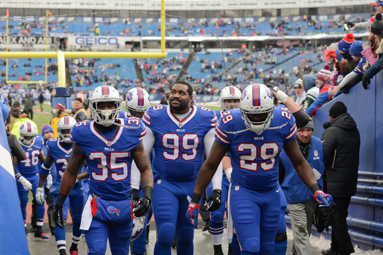 Los Bills le hicieron la maldad a los Jets y al ganarles 22-17, y al ganar los Steelers a los Browns, los dejaron fuera de Playoffs. Estas son las mejores tomas del partido.