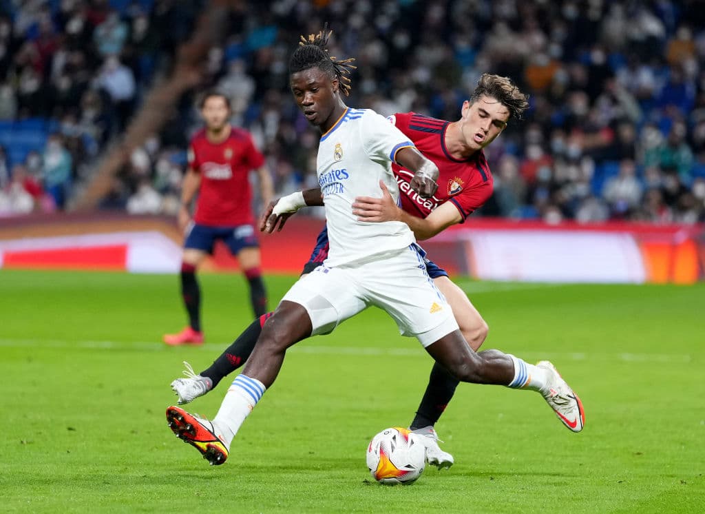 La defensa de Osasuna no deja que la artillería pesada del Real Madrid los penetre y firman el empate 0-0.
