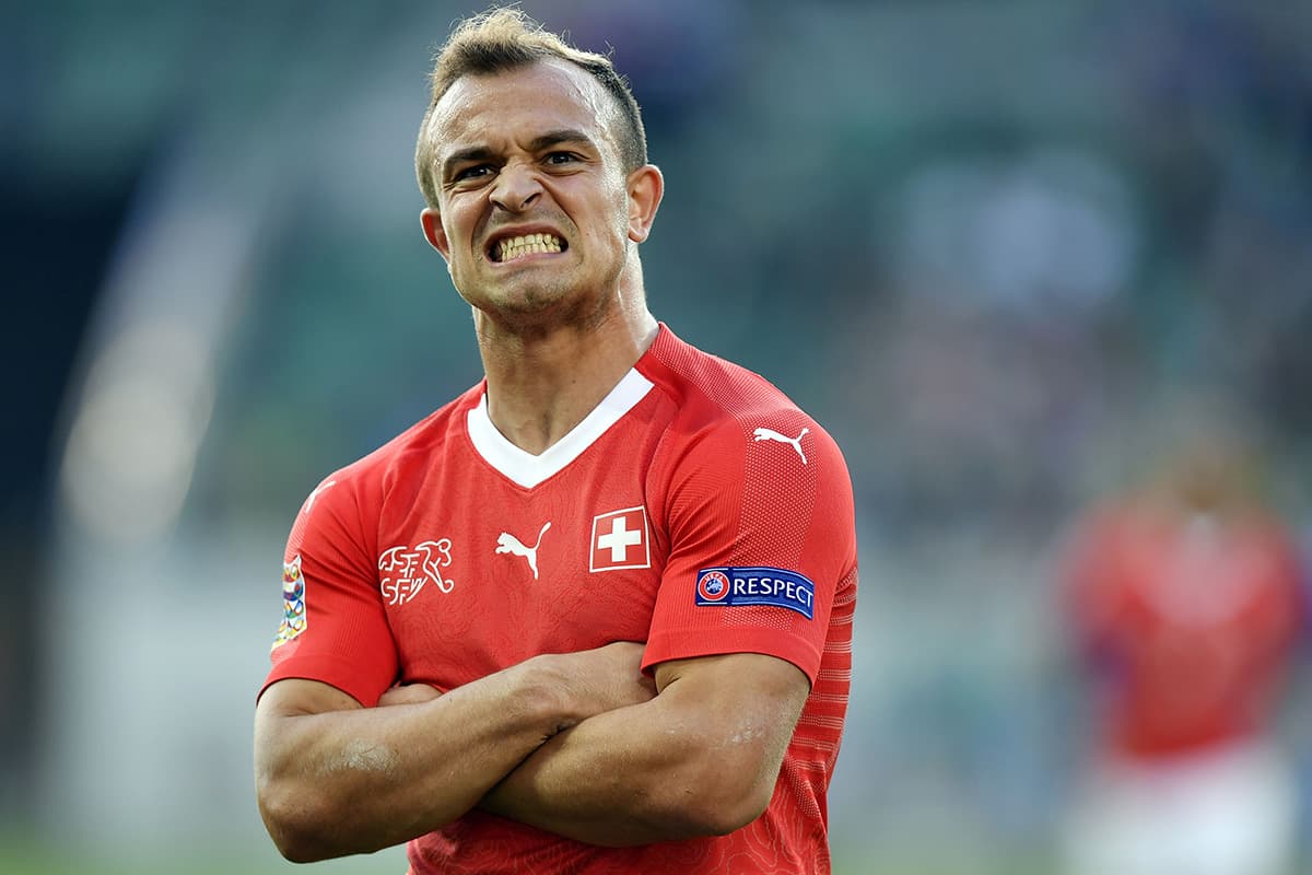 El delantero Xherdan Shaqiri celebra su gol, el tercero para Suiza.