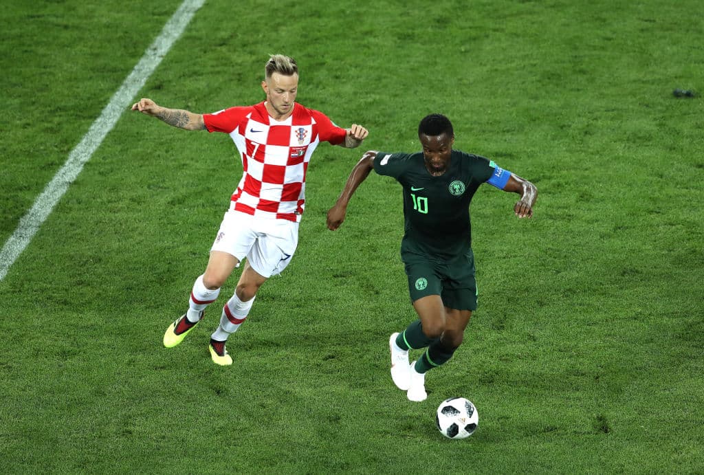 Nigeria contra Croacia cerró la larga jornada sabatina del Mundial de Rusia, fue el cuarto juego del día. Como se esperaba, parejo, trabado y disputado en el centro del terreno de juego las acciones.