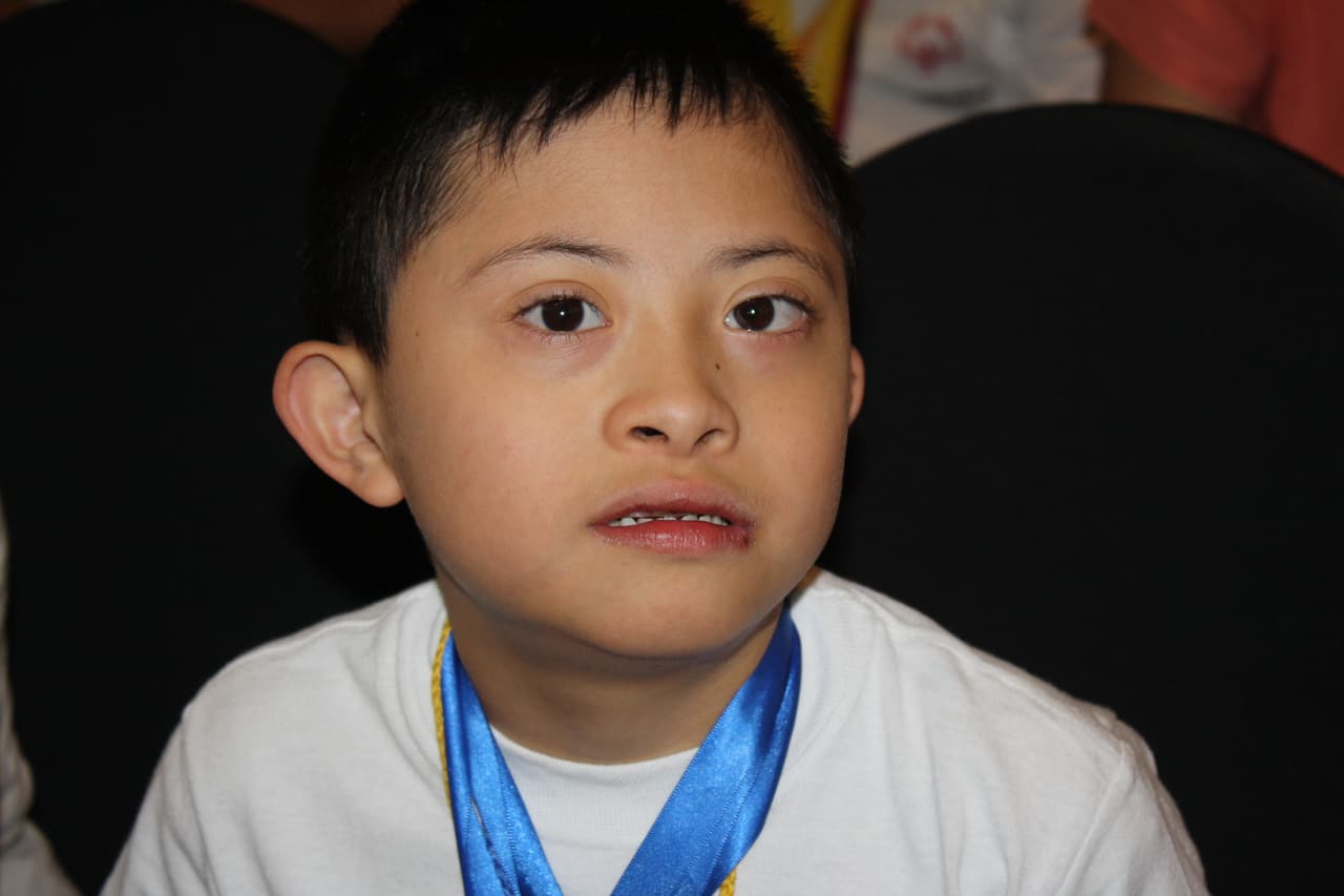 Un total de 20 atletas de Olimpiadas Especiales México que entrenan y compiten en diferentes deportes fueron reconocidos por actuales y ex jugadores de Pittsburgh durante el Steelers Football Camp 2016.