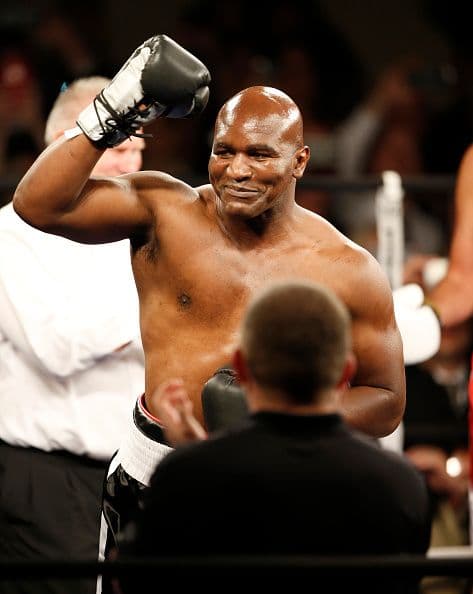 Holyfield mostró su admiración por la condició física de Romney.