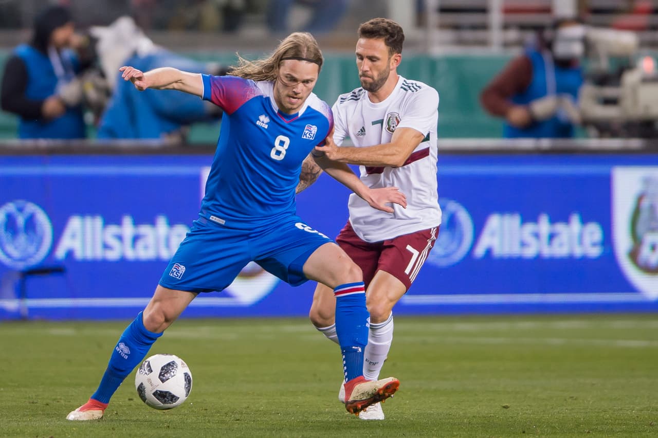 México fue dominador claro y tuvo seis cambios en el partido, que sirvió de prueba para ver el momento de los diferentes jugadores, eso sí con un 2-0 contra Islandia.
