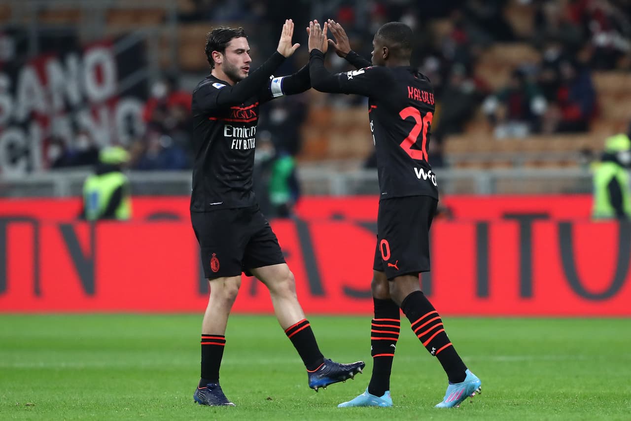 El Milan derrotó al Empoli por 1-0 gracias a un tanto de Kalulu y se mantiene como líder de la Serie A.