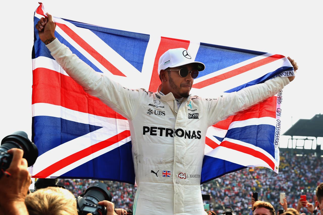 Lewis Hamilton se proclamó como flamante campeón de la Fórmula 1 tras ocupar la novena posición y ganar los puntos necesarios para asegurar su lugar de privilegio.