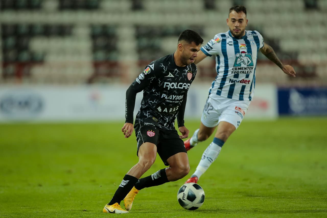Aviles Hurtado se vuelve a encontrar con el gol y Pachuca consigue tres vlaliosas unidades.