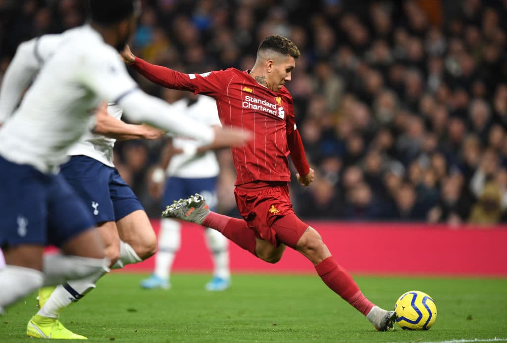Con solitario gol de Roberto Firmino al minuto 38, Liverpool gana y extiende su poderio en la Premier League.