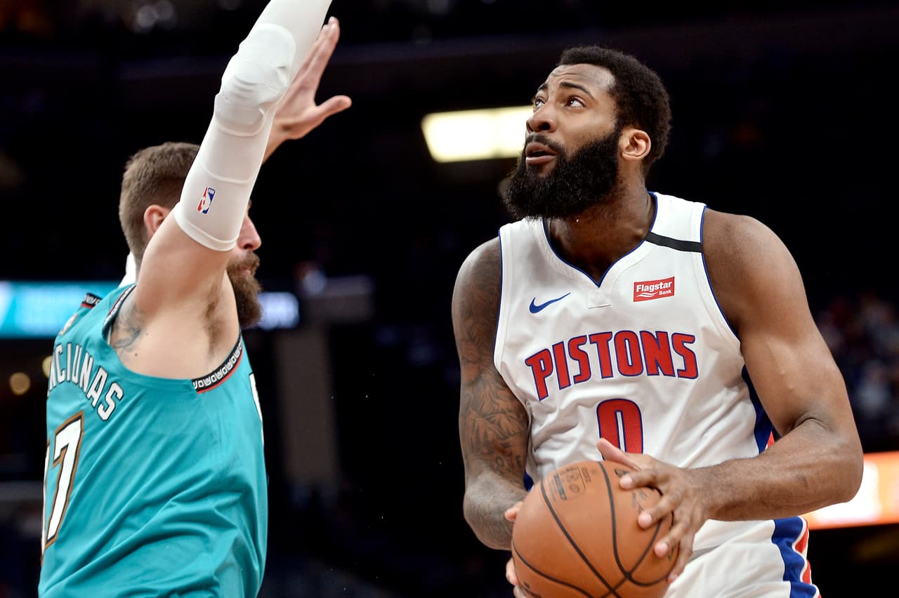 El centro de los Grizzlies también juega a la defensiva, Jonas Valanciunas que se va con 26 puntos a favor, una asistencia y 16 rebotes en el triunfo de su equipo.