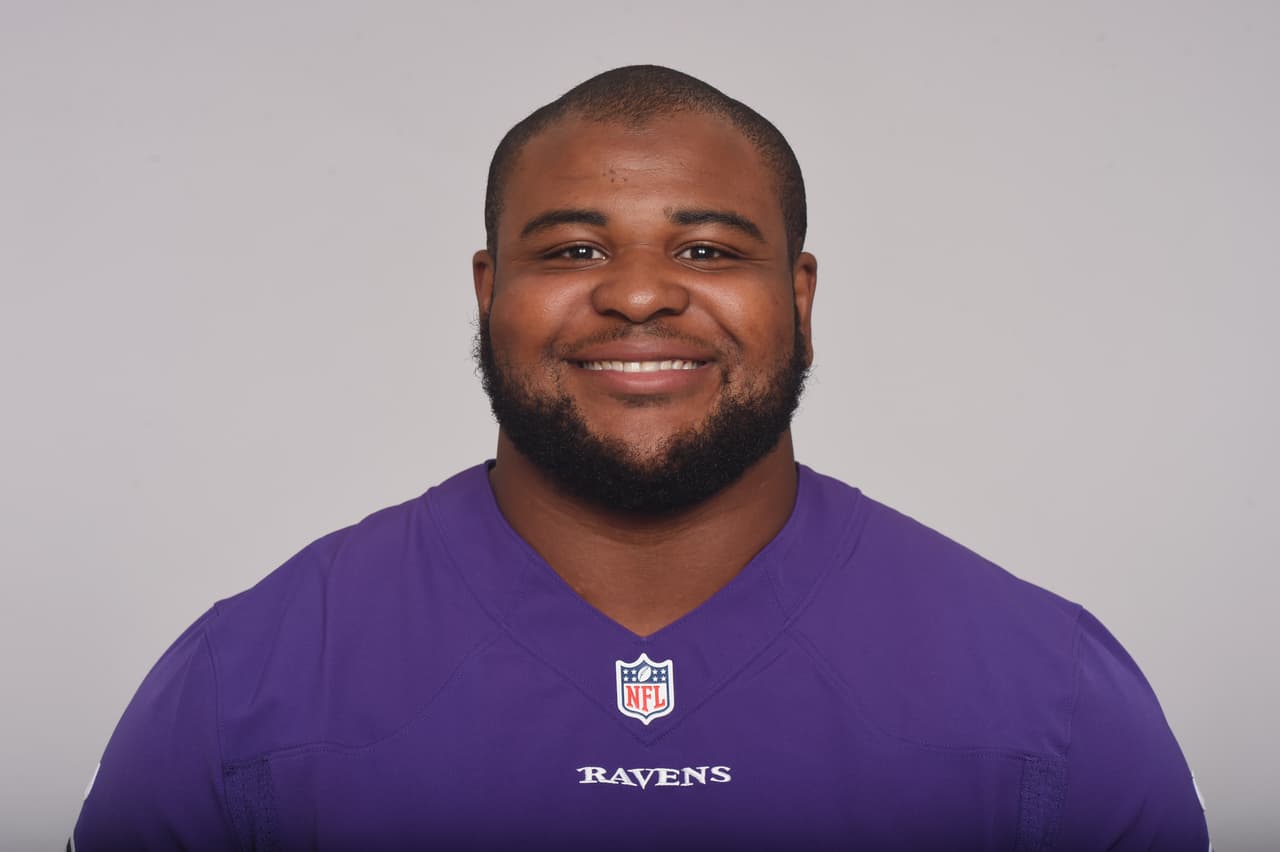 <b>4 NT - BRANDON WILLIAMS</b>:
<i>FIRMADO POR </i>
<b>BALTIMORE RAVENS</b>
<br>Los equipos pueden buscar en el draft una solución de un solo hombre para detener la carrera o pueden pagar dinero a Williams similar a lo que Damon "Snacks" Harrison ganó en los Gigantes el año pasado.