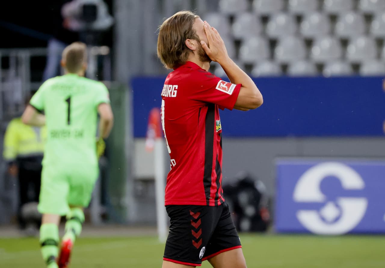 Al 43’ Holer pudo abrir el marcador para los locales, pero desaprovechó su oportunidad clara de gol.
