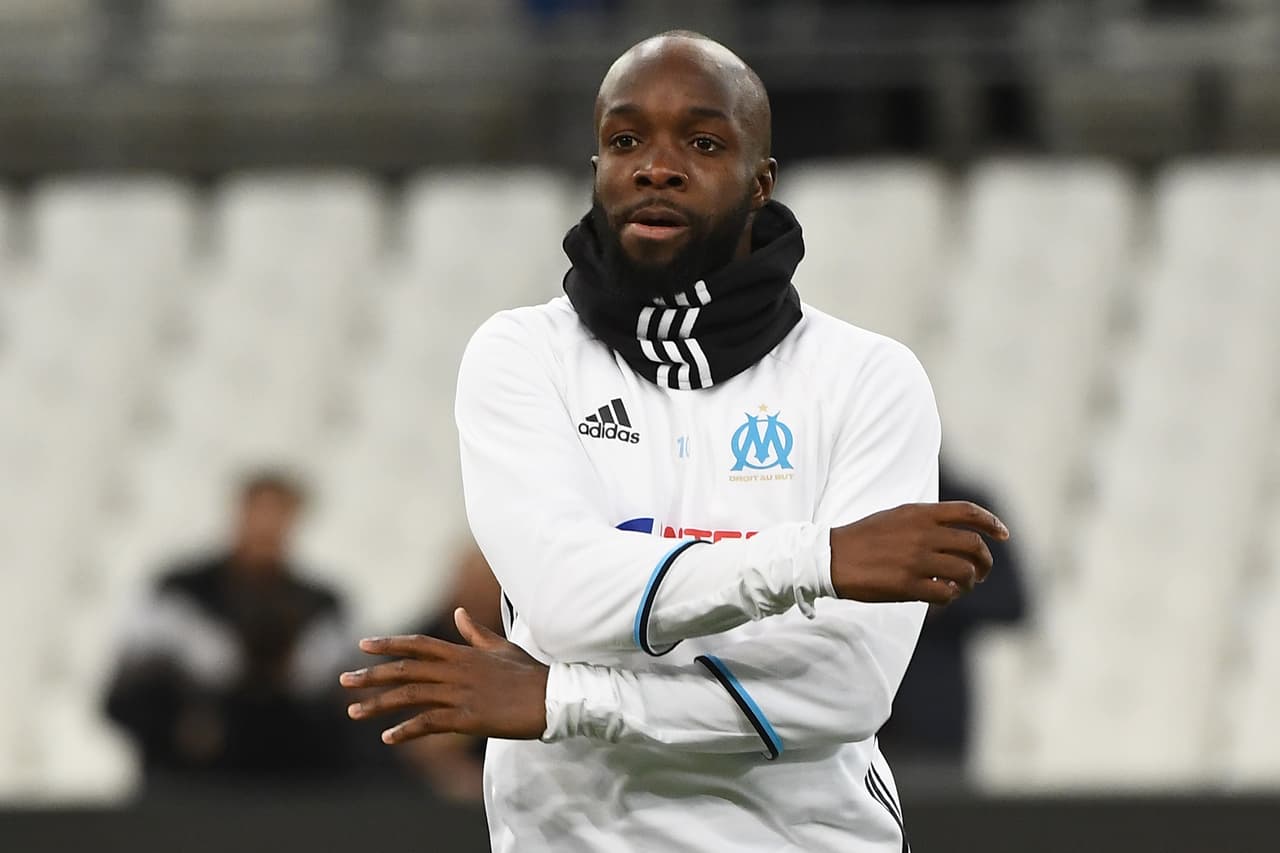 Lassana Diarra, a sus 32 años, sigue siendo un hombre codiciado en Europa. Milan y PSG estarían negociando con el jugador –es agente libre–, pero los parisinos llevarían la ventaja en este momento.