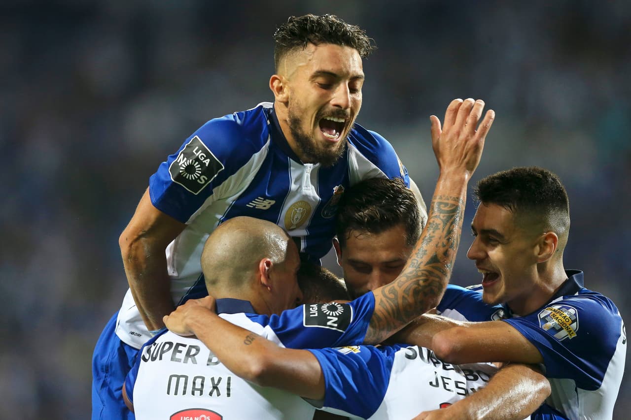 'Tecatito' Corona suma ya dos goles en la temporada con el Porto, recordando que anotó frente al Desportivo Das Aves la semana anterior en la Supercopa de Portugal.