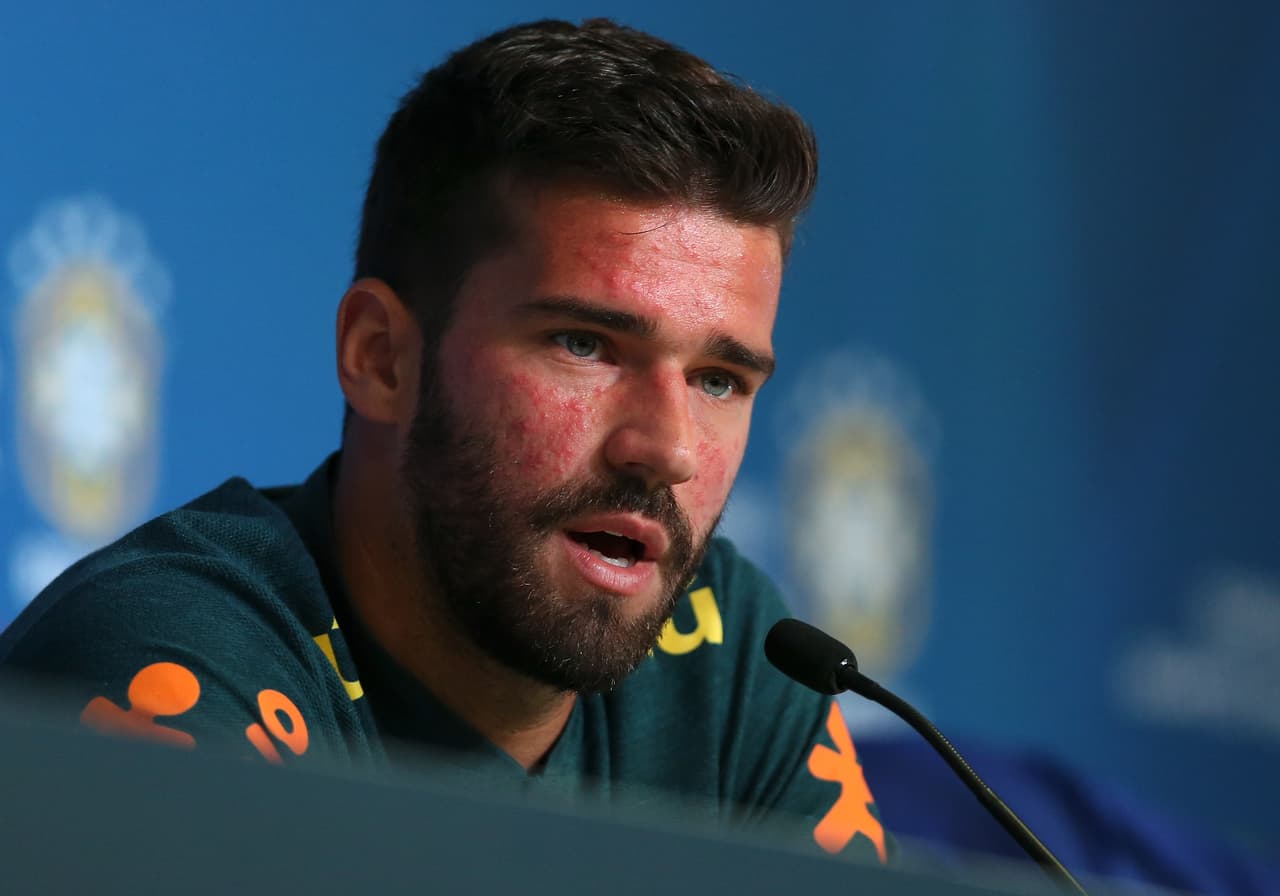 El que advirtió que no ha recibido ninguna oferta por su fichaje fue el arquero brasileño Alisson, de Roma y de quien se ha rumorado podría recalar en Real Madrid.